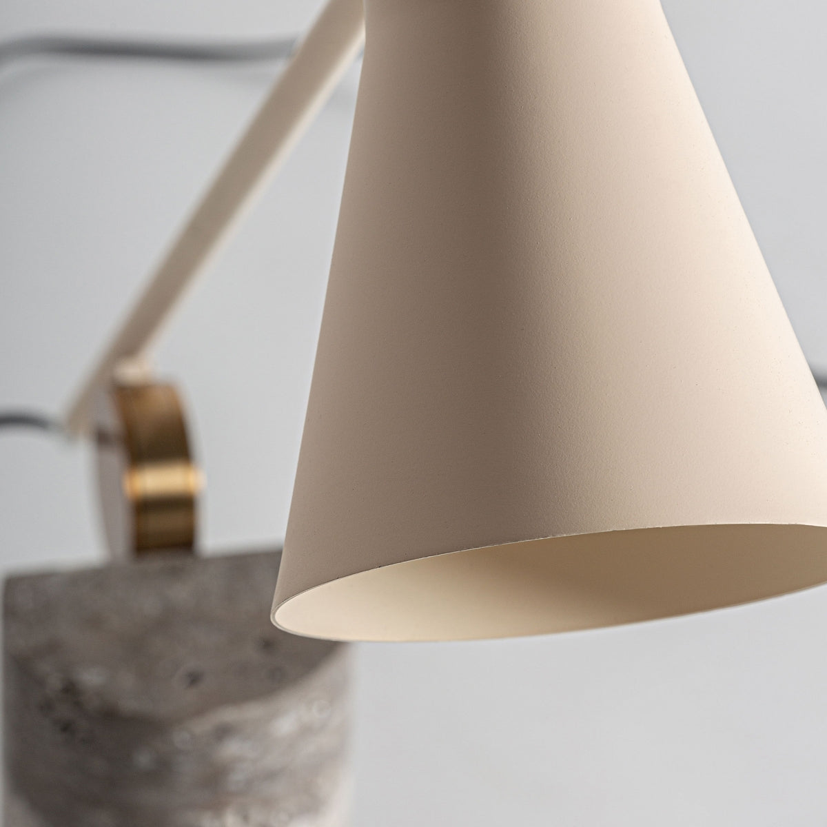 Damsey table lamp